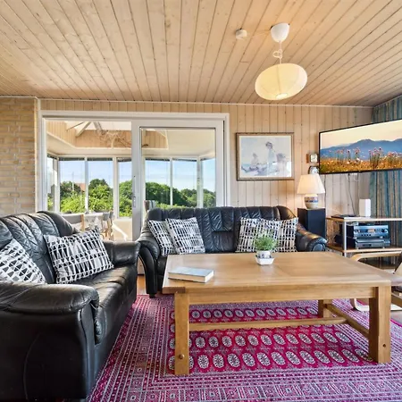 Eleana - 300m To The Fjord By Interhome